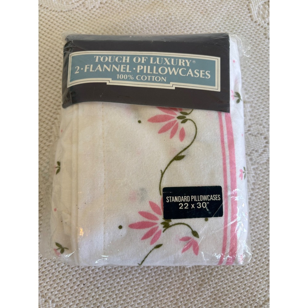 Vintage 1986 Mervyns Touch of Luxury 2 Flannel Pillowcases 100% Cotton Floral